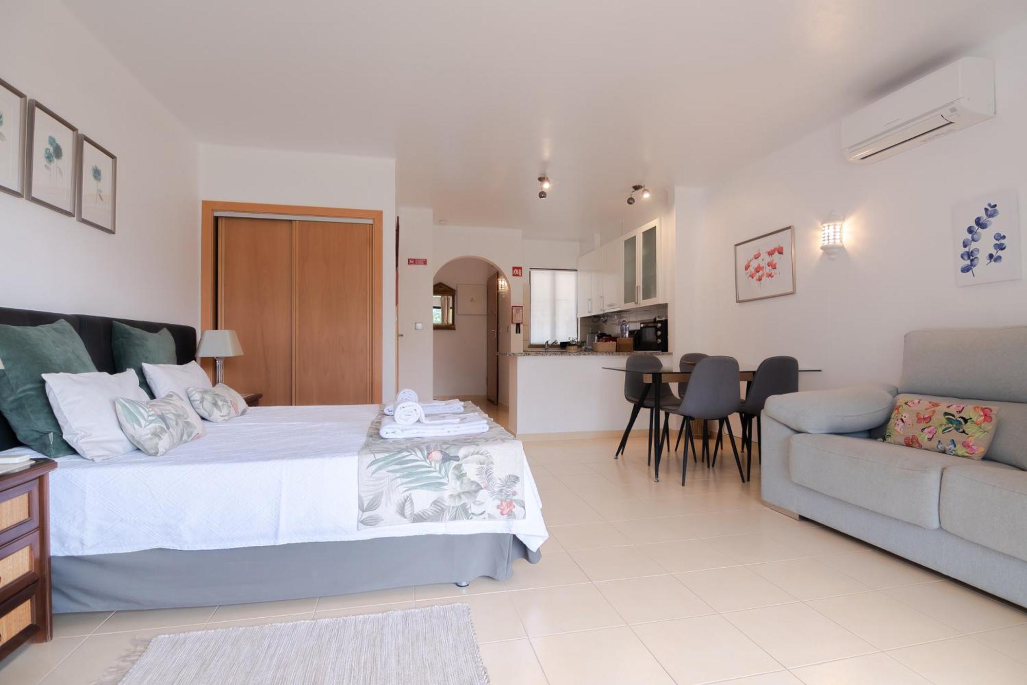 Apt. 33, Premium Location, Beach&swimming Pool Albufeira