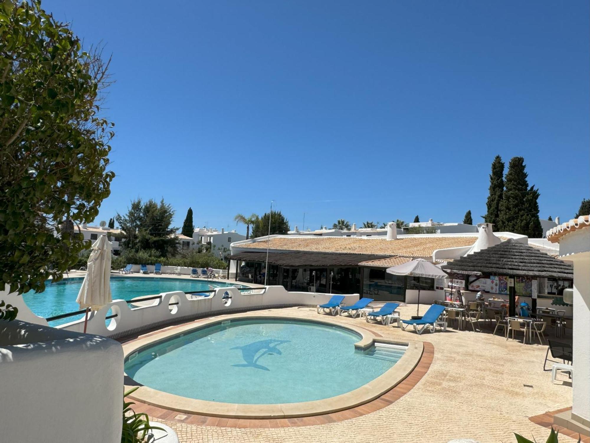 Apartamento Seacoast Retreat With Pool And Access By Drago