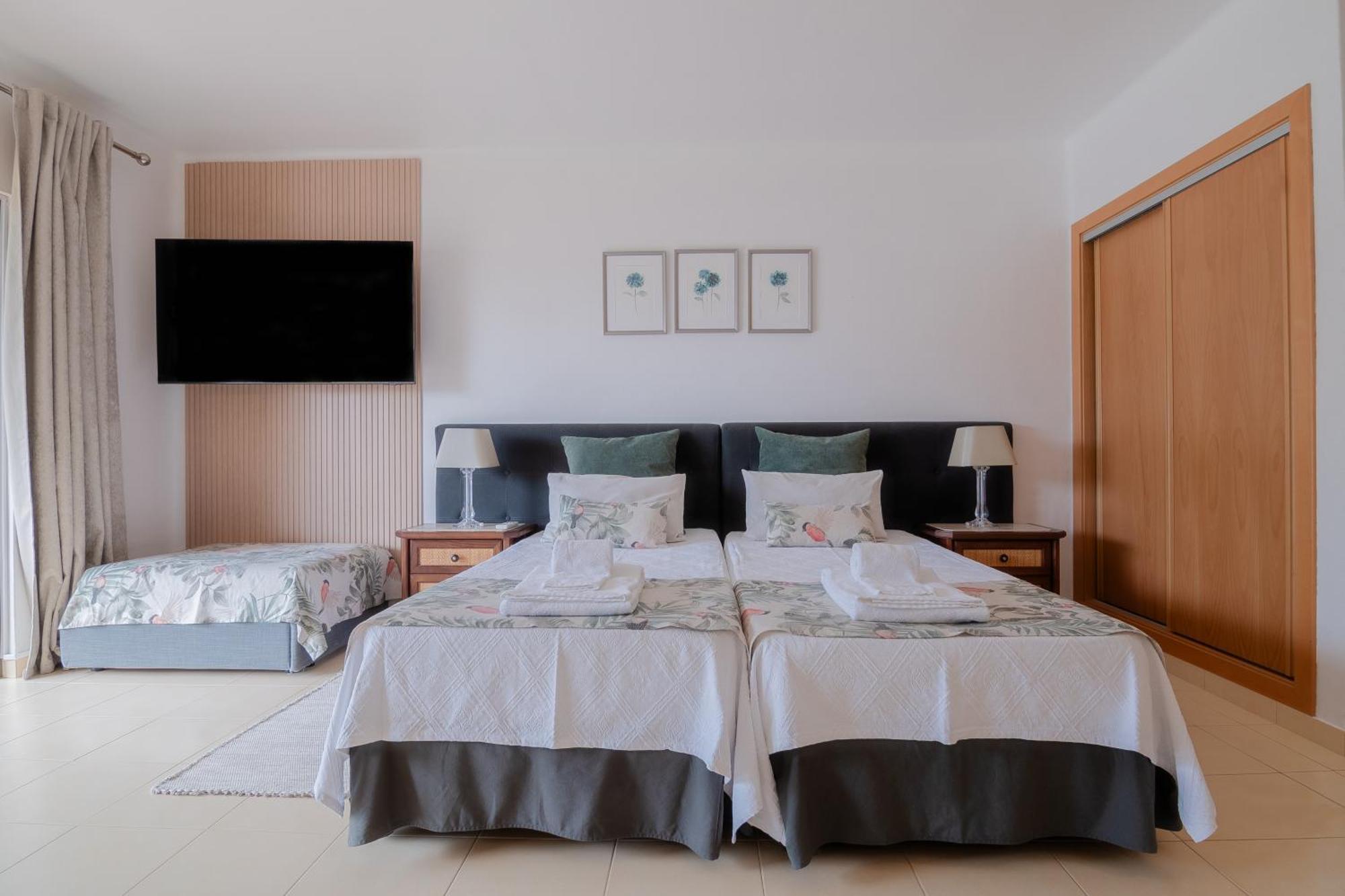 Apt. 33, Premium Location, Beach&swimming Pool * Albufeira