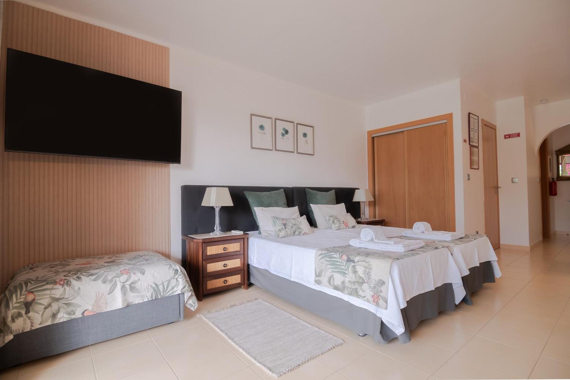Apt. 33, Premium Location, Beach&swimming Pool Apartment