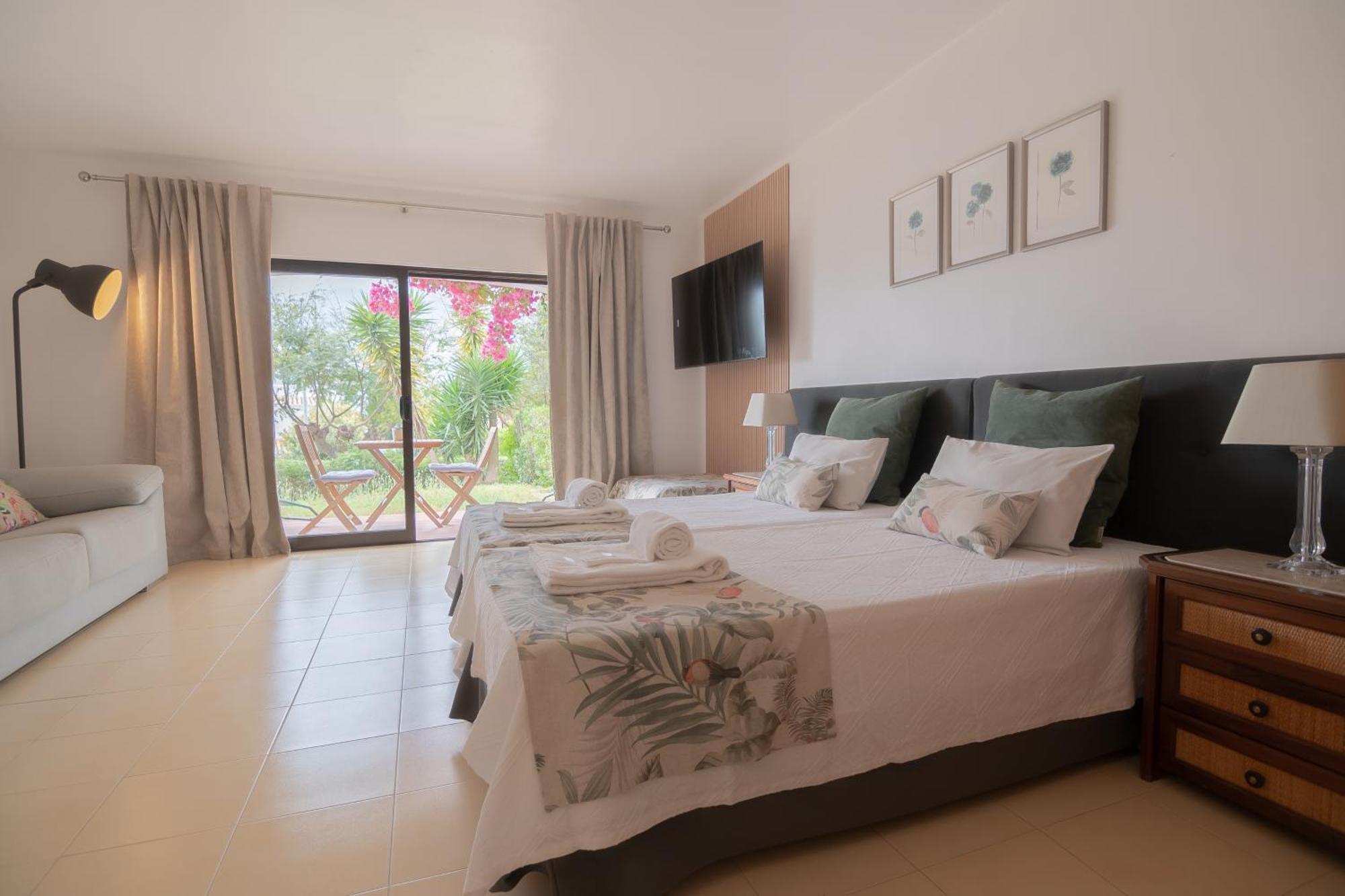 Apt. 33, Premium Location, Beach&swimming Pool Apartment *